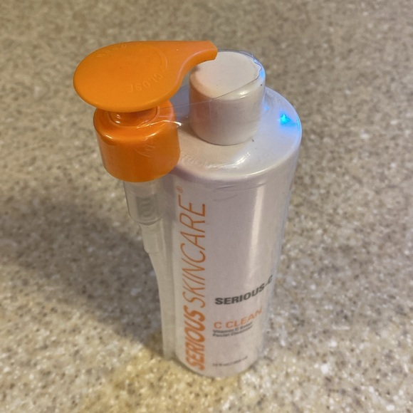 Serious Skin Care C-Clean Vitamin C Ester Facial Cleanser - Picture 8 of 8